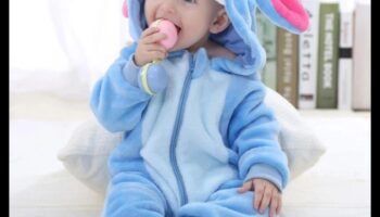 سحر في كل غرزة: ملابس أطفال مبهرة