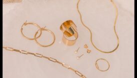 جاذبية رصينة: احتضن الأناقة البسيطة في المجوهرات