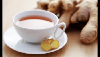 رشفة وتنشيط: اكتشاف التأثيرات المنشطة لشاي الزنجبيل