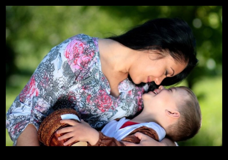 لمسة العطاء: التنمية الحسية من خلال الطقوس اليومية